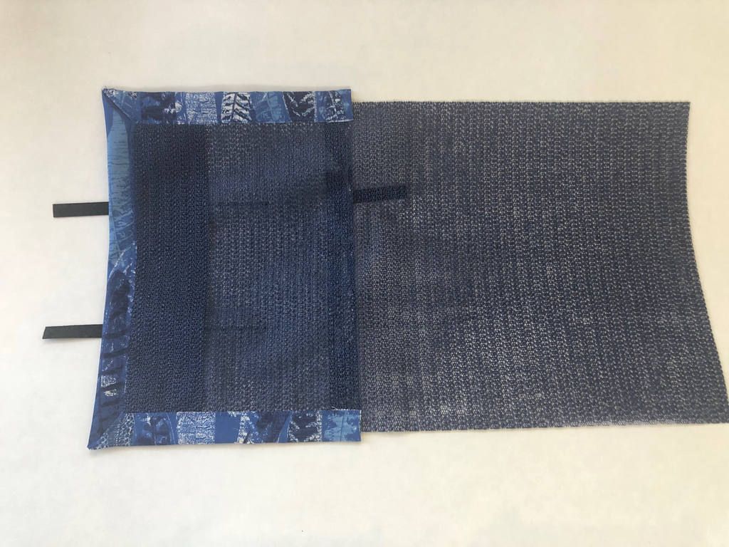 Blingzy® Jewelry Travel Roll - SKY FEATHERS with Blue Lining